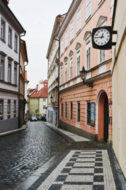 Prag'ın eski sokaklarında