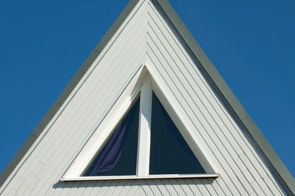 Dreieckfenster — Stockfoto