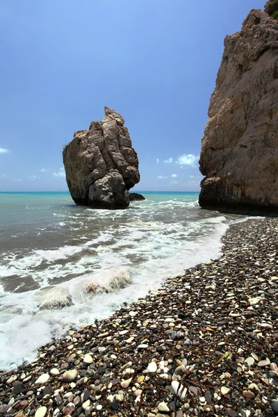 Kayalar ve deniz. — Stok fotoğraf