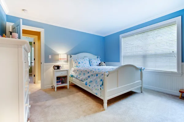 Niebieski dziewczyny dzieci sypialnia wnętrza. — Zdjęcie stockowe