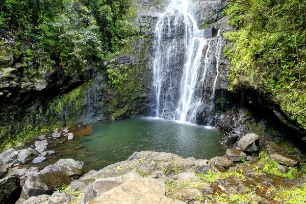 Maui. Hawaii. Large waterfall. — Stock Photo, Image