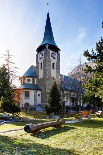 Zermatt, İsviçre Kayak Tatil Köyü.