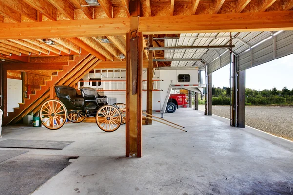 Interiér domu stabilní koně na farmě. — Stock fotografie