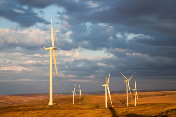 巨大な風車 — ストック写真