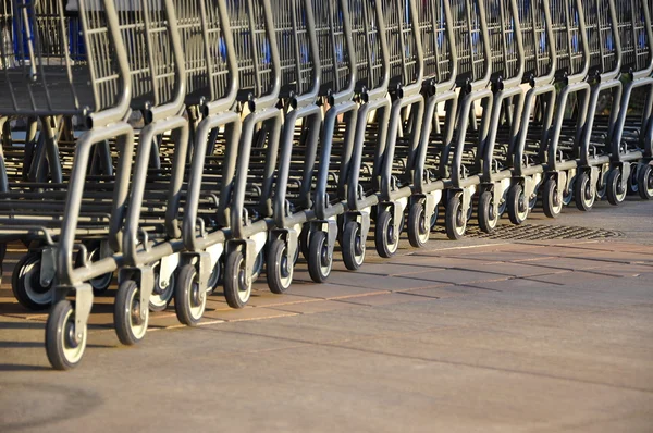 Nákupní vozíky — Stock fotografie