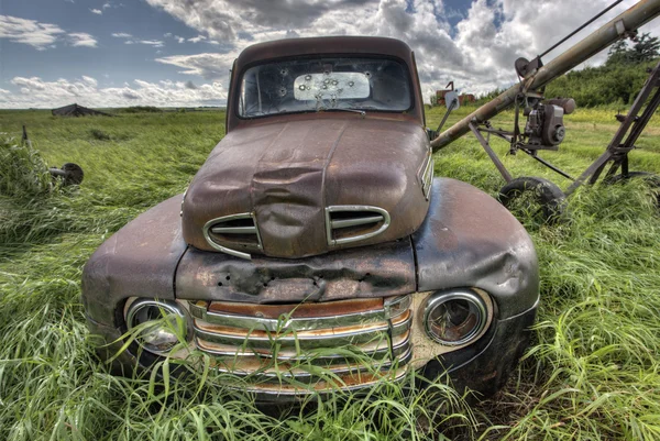 Vintage αγρόκτημα φορτηγά — Φωτογραφία Αρχείου