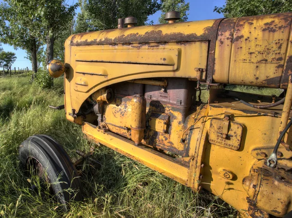 Gamla vintage gård traktor — Stockfoto