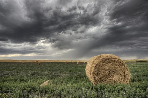 Hay Bale and Prairie Storm — Stock Photo, Image