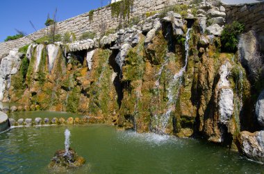 Peniche çeşme ve şelale