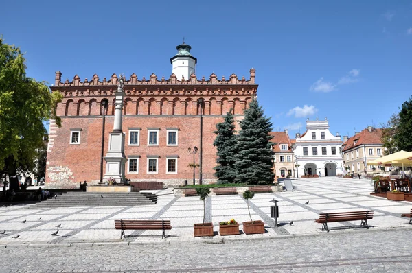 Praça principal em Sandomierz, Polonia — Fotografia de Stock