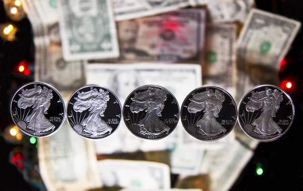 Zwiedzanie srebrnych dolarów — Zdjęcie stockowe