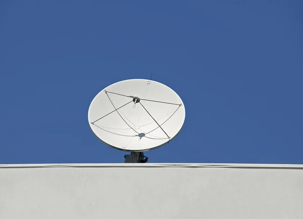 Plato satelite — Foto de Stock