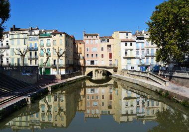 güzel evler ve nehirde narbonne, Fransa
