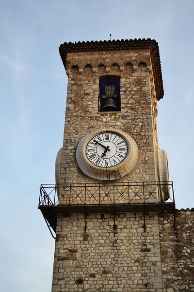 Věž s hodinami v cannes — Stock fotografie