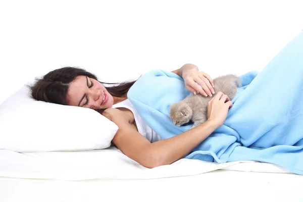 Uyanık kadın ve kedi — Stok fotoğraf
