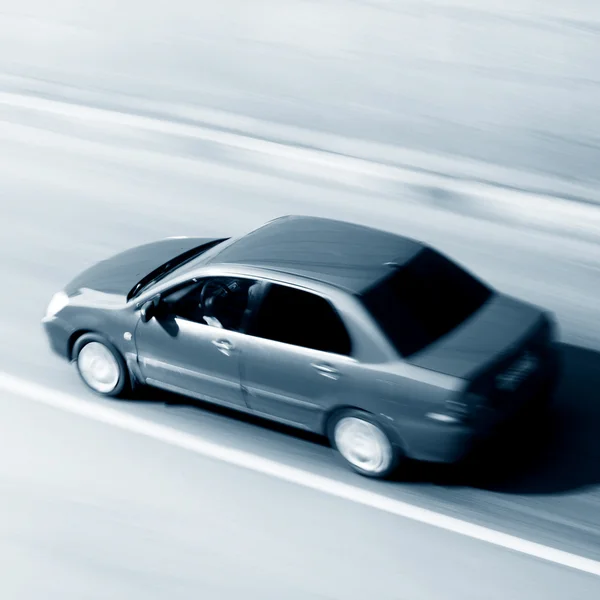 速度の車のドライブ — ストック写真
