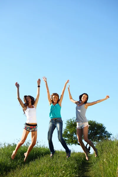 Girlfriends jump — Stock Photo, Image