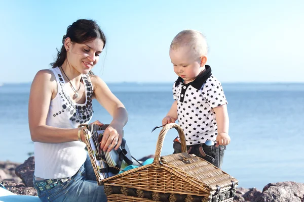 Picknick nära havet — Stockfoto