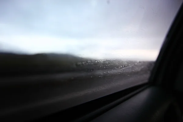 Yağmur sürücüde — Stok fotoğraf