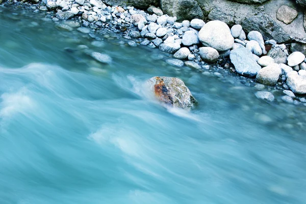 Řeka v pohybu — Stock fotografie