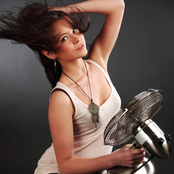 Chica con ventilador — Foto de Stock