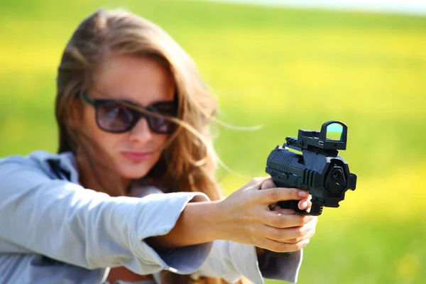 Nő-pisztoly — Stock Fotó