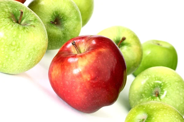 Rode en groene appels — Stockfoto