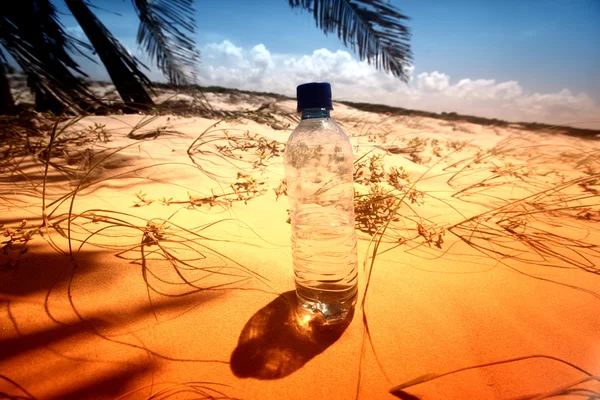 Woestijn water — Stockfoto