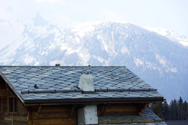 Dağlarında dağ evi — Stok fotoğraf