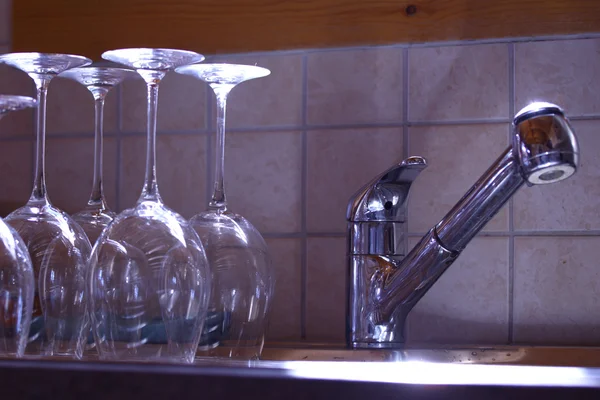 厨房水槽玻璃 — 图库照片