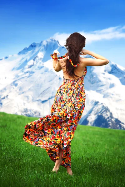 Woman on grass — Stock Photo, Image