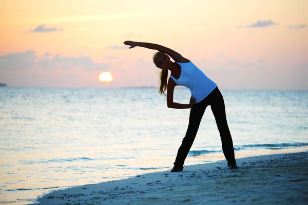 Sunset yoga woman — Stock Photo, Image