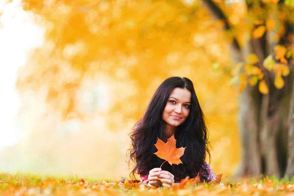 Höstens kvinna — Stockfoto