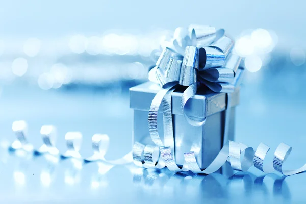 Голубой рождественский подарок фон — стоковое фото