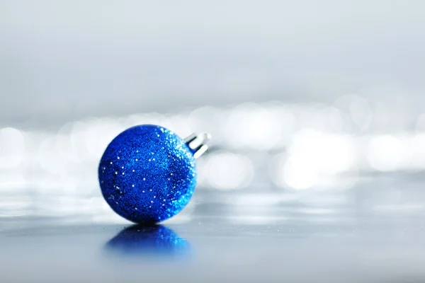파란 크리스마스 공 — 스톡 사진