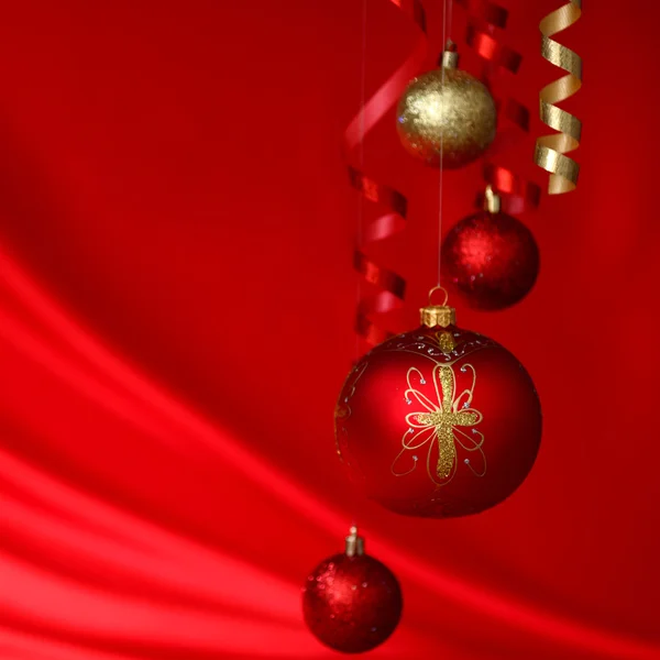 Bola roja de Navidad — Foto de Stock