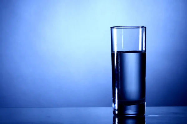 Wasser im Glas — Stockfoto