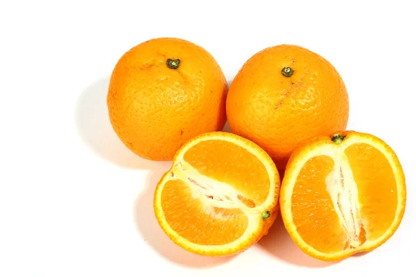 고립 된 오렌지 — 스톡 사진