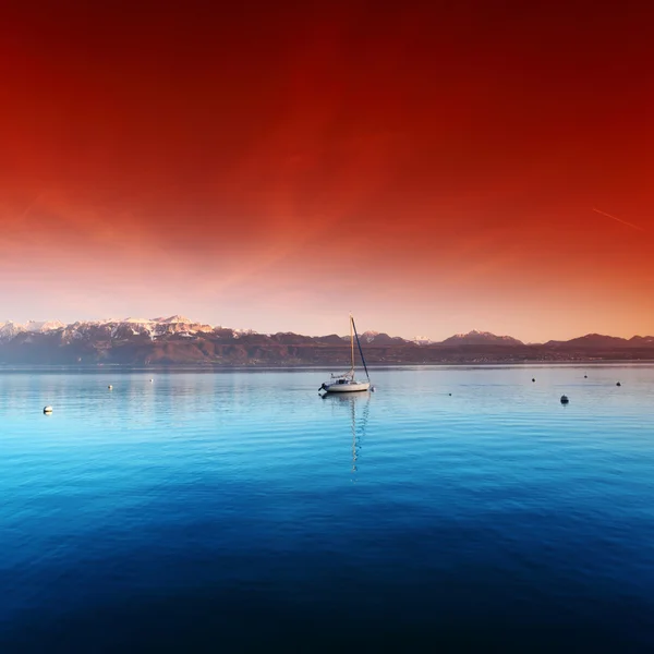 Iaht pe lacul Geneva — Fotografie, imagine de stoc
