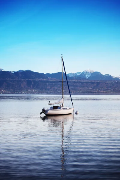 Яхта на озері Генева — стокове фото
