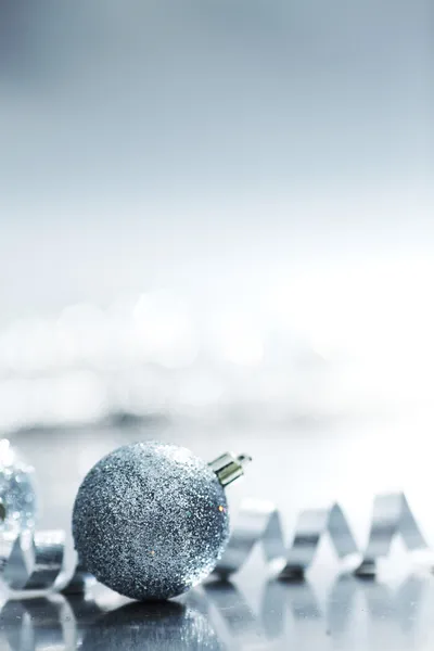 Argento palla di Natale — Foto Stock