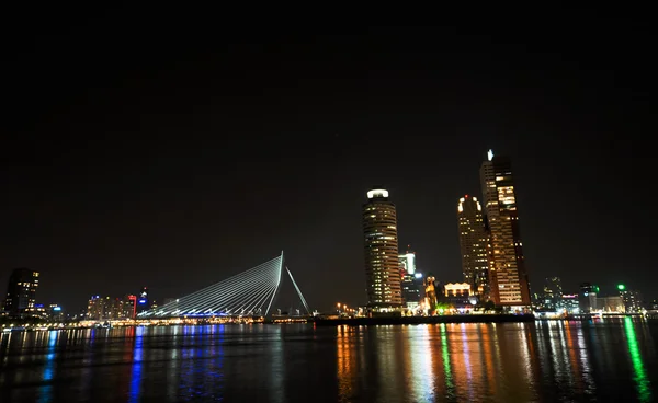Rotterdam night view to Maas river and Erasmus bridge — Stock Photo, Image