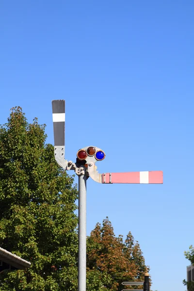 ¿Semáforo de ferrocarril de estilo antiguo? Dispositivo de señalización . — Foto de Stock