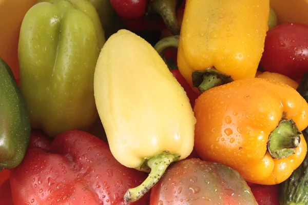 En hel del färgglada peppar — Stockfoto