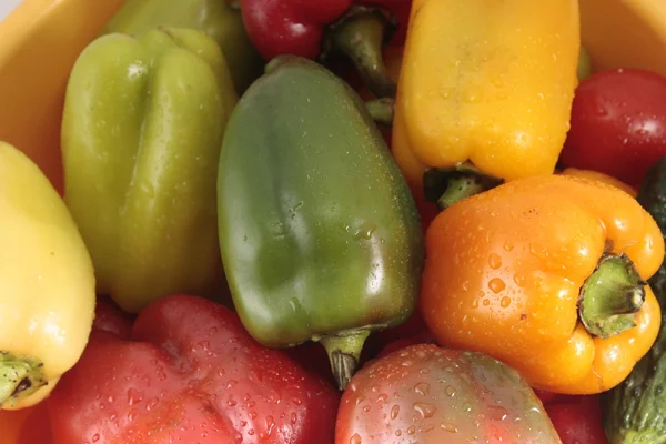 En hel del färgglada peppar — Stockfoto