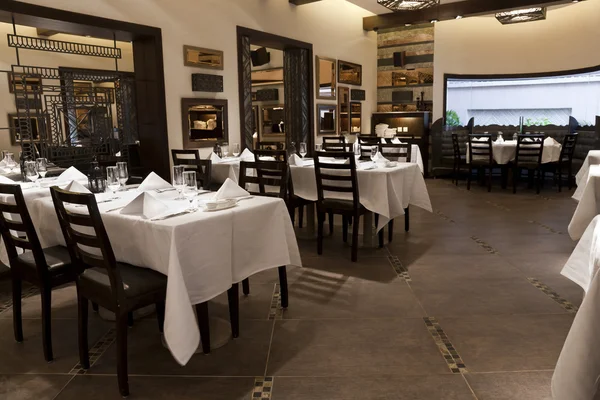 Restaurant moderne Intérieur — Photo
