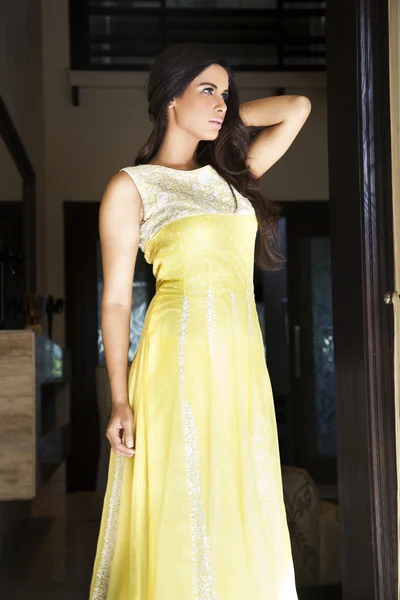 Beautiful Indian girl — Stock Photo, Image