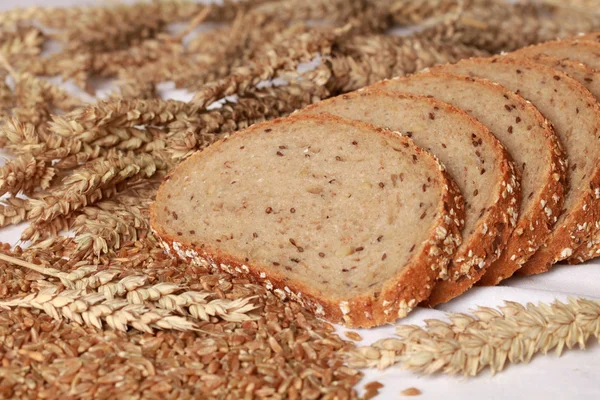 Pan integral de trigo —  Fotos de Stock