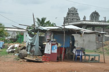 gecekondu hut