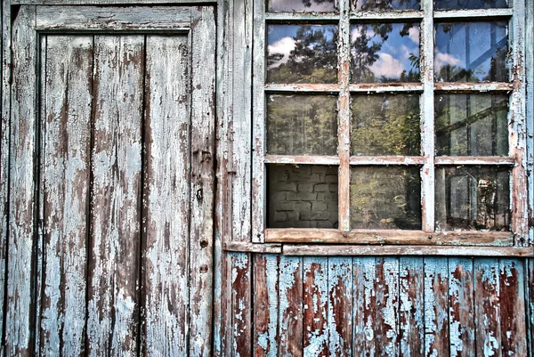 古いドアおよび窓 — ストック写真